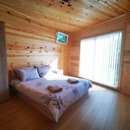 Lakeview Estate Chalet *