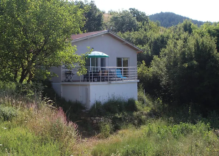 Chalet Lakeview Estate