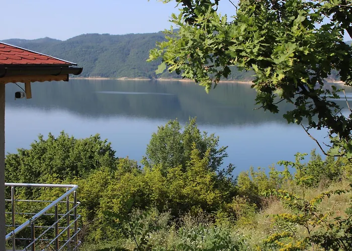 Lakeview Estate Chalet